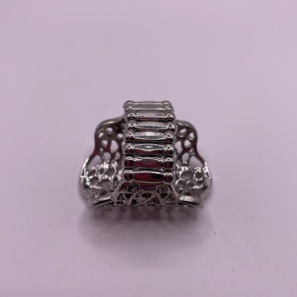 Vintage Silver Tone Cocktail Statement Ring Adjustable Size - Picture 3 of 3